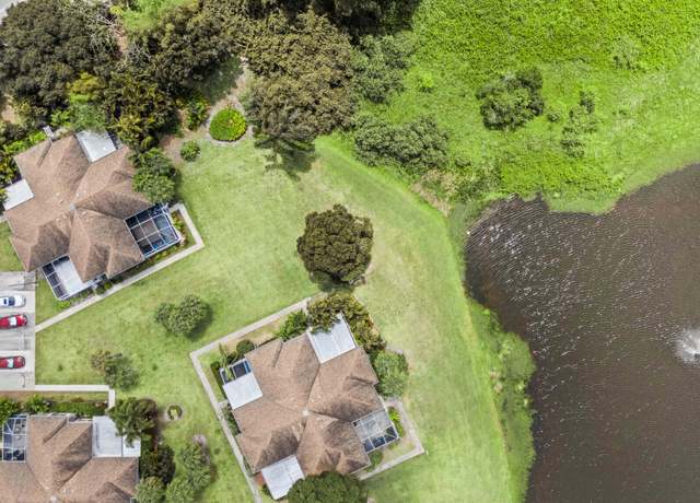 Property at 3273 SW Sunset Trace Cir, Palm City, FL 34990, 2 beds, 2.5 baths