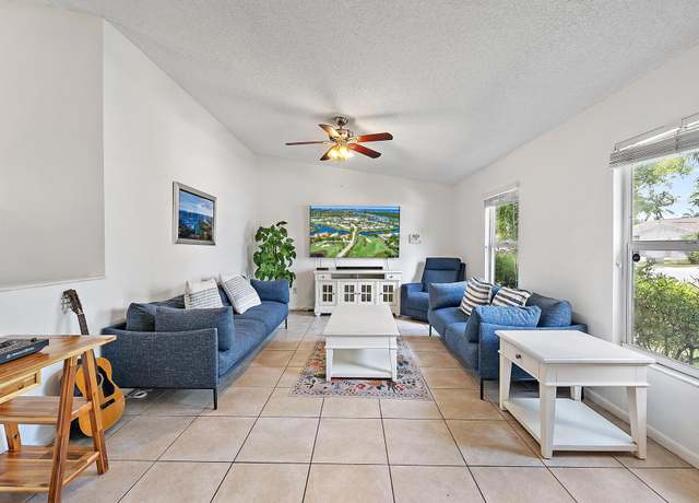 Property at 7894 S Blairwood Cir, Lake Worth, FL 33467, 3 beds, 2 baths