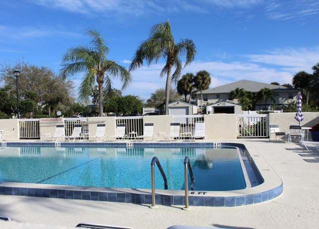 Property at 1522 SE Royal Green Cir Unit P-204, Port Saint Lucie, FL 34952, 2 beds, 2 baths