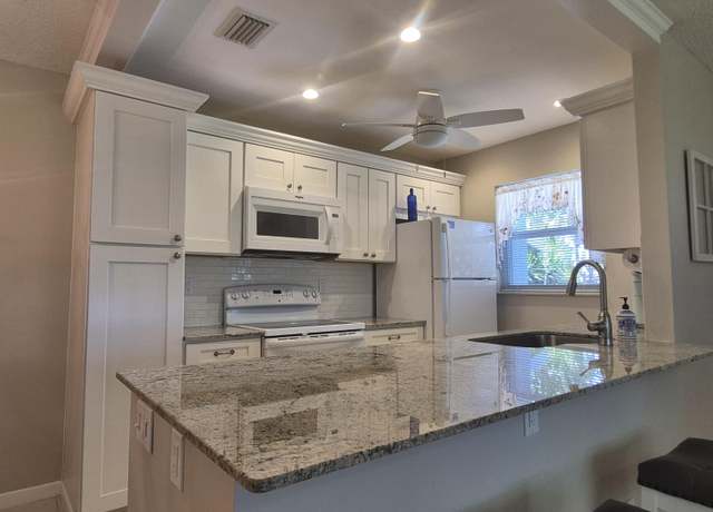 Property at 910 South Dr Unit A, Delray Beach, FL 33445, 2 beds, 2 baths