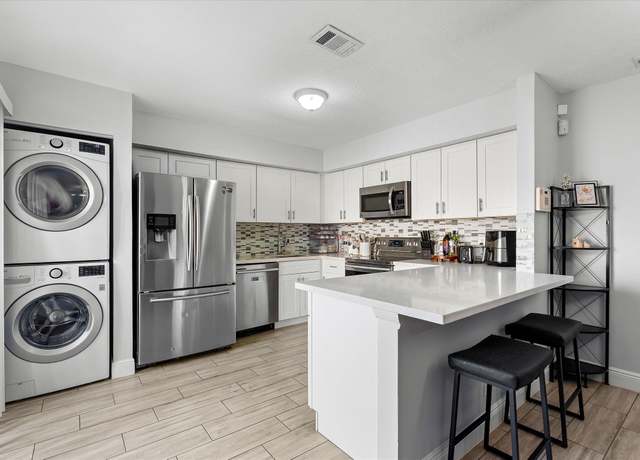 Property at 1596 Shaker Cir, Wellington, FL 33414, 2 beds, 2.5 baths