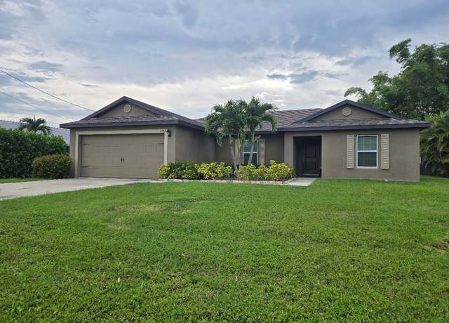 Property at 2586 SE Charleston Dr, Port Saint Lucie, FL 34952, 3 beds, 2 baths