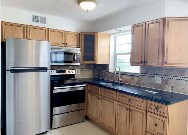 Property at 130 Sheffield F, West Palm Beach, FL 33417, 2 beds, 2 baths