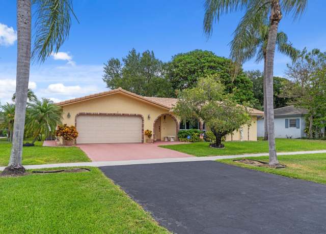 Property at 979 NW 8th St, Boca Raton, FL 33486, 3 beds, 2 baths