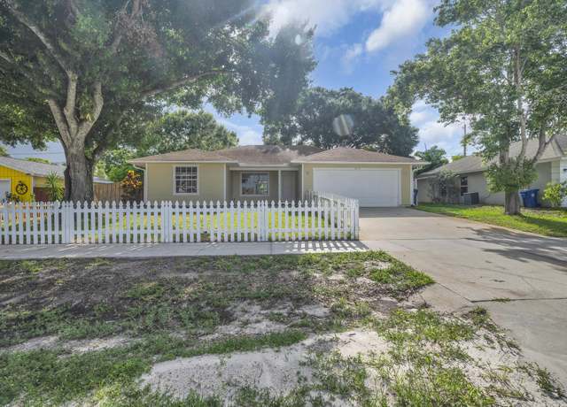 Property at 1615 20th Ave SW, Vero Beach, FL 32962, 2 beds, 2 baths