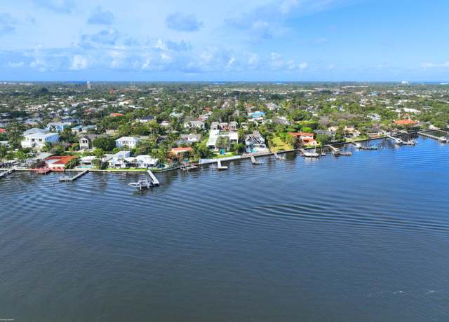 Property at 7810 S Flagler Dr, West Palm Beach, FL 33405, 5 beds, 6.5 baths