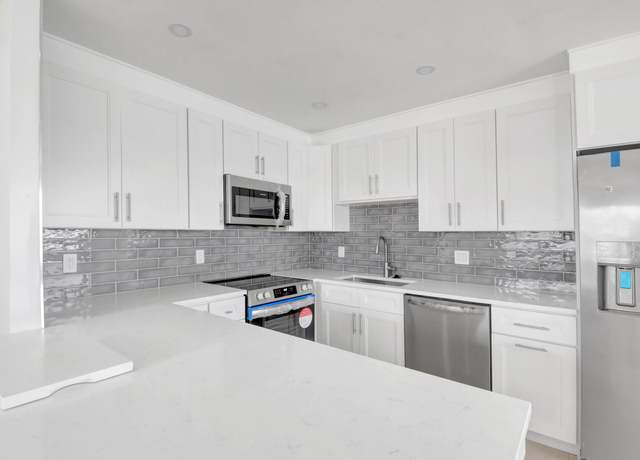 Property at 42 Valencia B, Delray Beach, FL 33446, 1 bed, 1.5 baths
