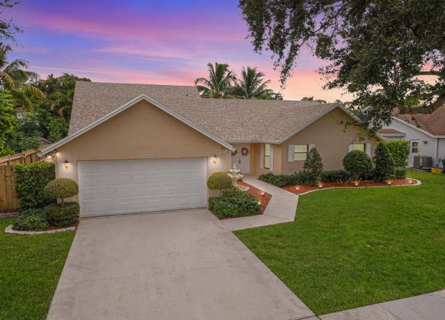 Property at 12275 Sannenwood Ln, Wellington, FL 33414, 4 beds, 2 baths