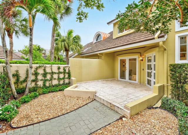 Property at 2576 Muirfield Ct, Wellington, FL 33414, 2 beds, 2.5 baths