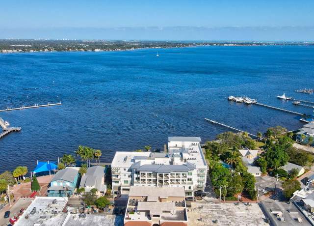 Property at 41 SW Seminole St #404, Stuart, FL 34994, 1 bed, 1 bath