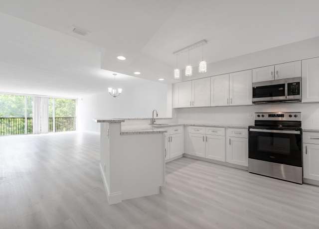 Property at 2208 S Cypress Bend Dr #407, Pompano Beach, FL 33069, 2 beds, 2 baths
