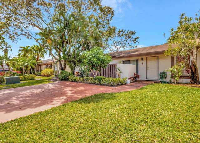 Property at 8 Knightsbridge Ln, Boynton Beach, FL 33426, 3 beds, 2 baths