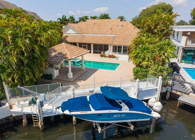 Property at 4700 Sanctuary Ln, Boca Raton, FL 33431, 4 beds, 4.5 baths