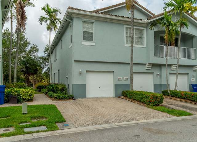 Property at 3185 Laurel Ridge Cir, Riviera Beach, FL 33404, 3 beds, 2.5 baths