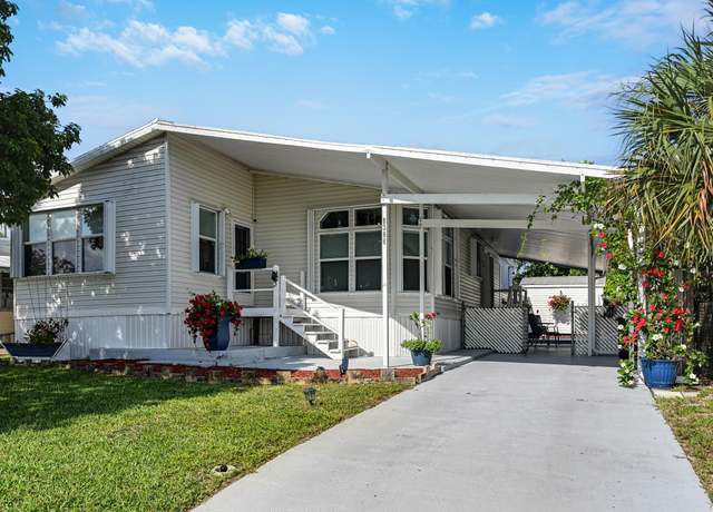 Property at 8386 SE Wren Ave, Hobe Sound, FL 33455, 2 beds, 2 baths