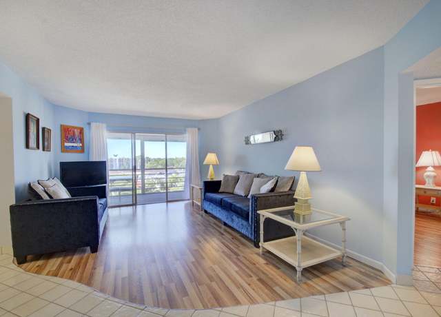 Property at 3590 Via Poinciana #613, Lake Worth, FL 33467, 2 beds, 2 baths