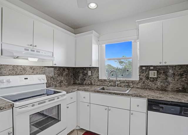 Property at 9700 Sunrise Lakes Blvd #305, Sunrise, FL 33322, 1 bed, 1.5 baths