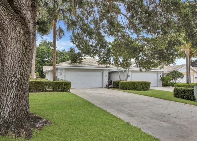 Property at 4220 Royal Oak Dr, Palm Beach Gardens, FL 33410, 2 beds, 2 baths