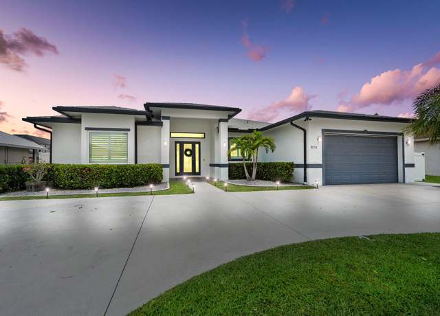 Property at 979 SW Mcdevitt Ave, Port Saint Lucie, FL 34953, 5 beds, 3 baths