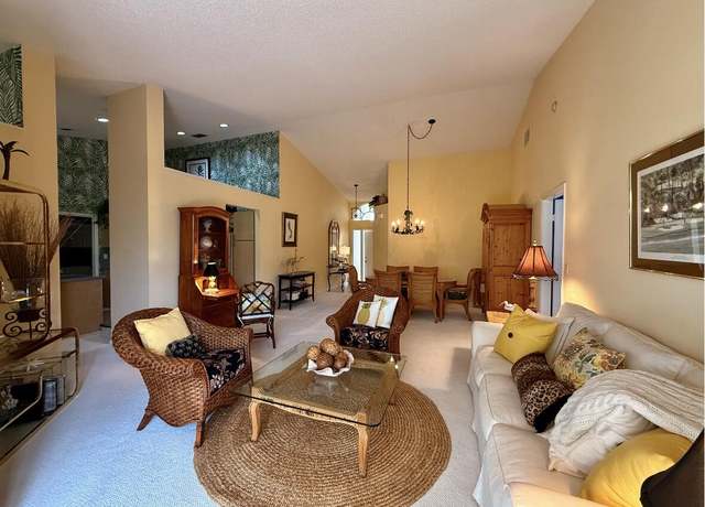 Property at 10148 Aspen Way, Palm Beach Gardens, FL 33410, 3 beds, 2 baths