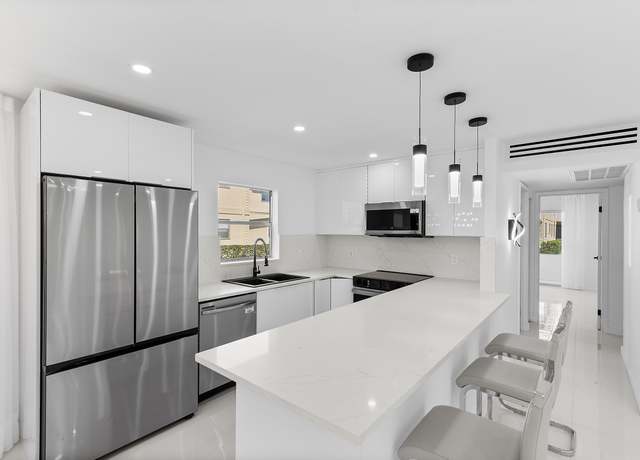Property at 200 Saxony E, Delray Beach, FL 33446, 2 beds, 2 baths