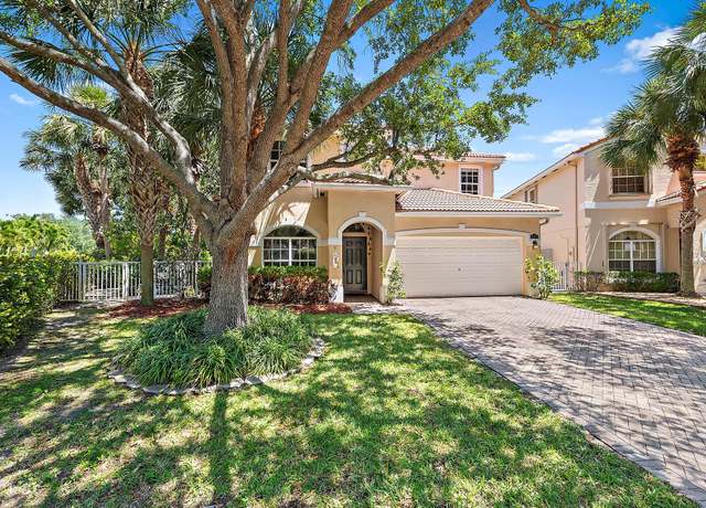 Property at 4474 Thornwood Cir, Palm Beach Gardens, FL 33418, 4 beds, 2.5 baths