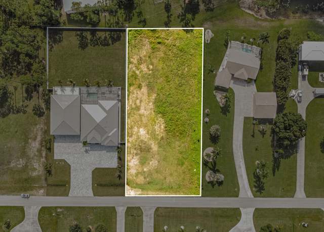 Property at 18742 Crosswind Ave, North Fort Myers, FL 33917