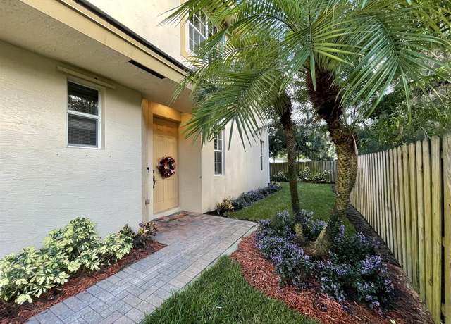 Property at 328 SE Bloxham Way, Stuart, FL 34997, 4 beds, 3 baths