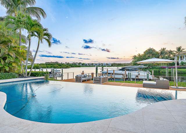 Property at 121 Commodore Dr, Jupiter, FL 33477, 3 beds, 4 baths