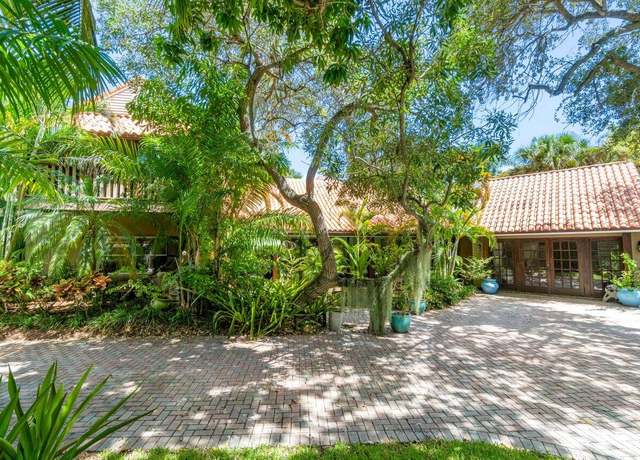 Property at 805 Pelican Ln, Lantana, FL 33462, 5 beds, 4 baths