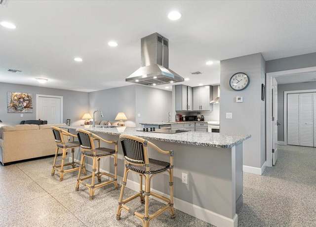 Property at 1200 Hartman Rd, Fort Pierce, FL 34947, 6 beds, 8 baths