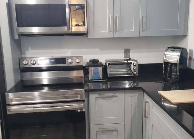Property at 806 SE 7th St #207, Deerfield Beach, FL 33441, 1 bed, 1.5 baths