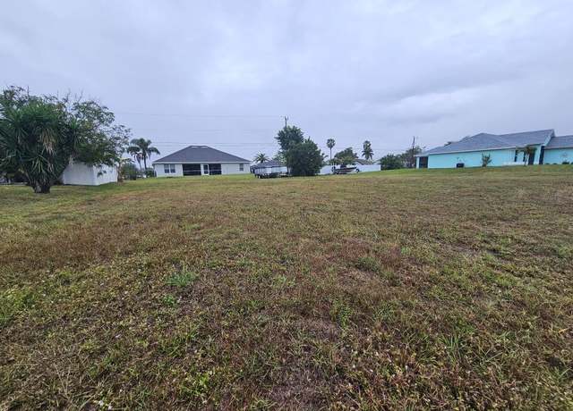 Property at 2129 NE 19th Pl, Cape Coral, FL 33909