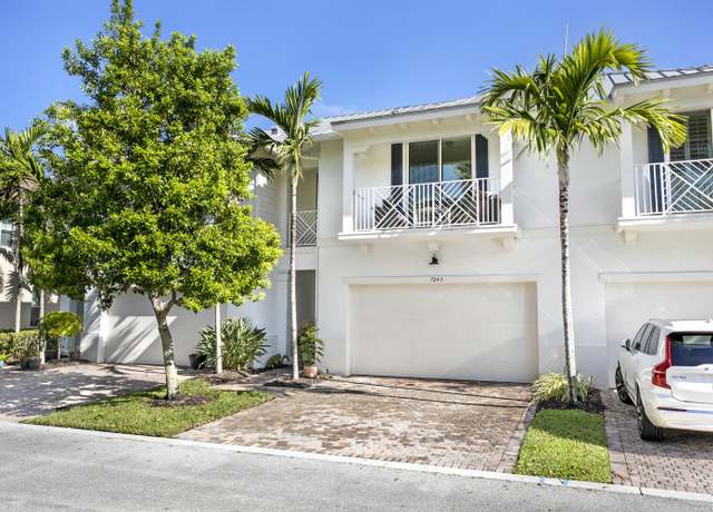 Property at 7243 Oxford Ct, Palm Beach Gardens, FL 33418, 3 beds, 2.5 baths