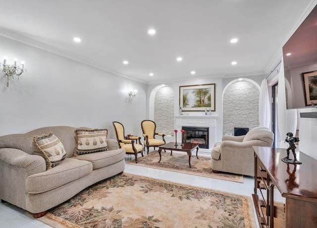 Property at 7678 Courtyard Run W, Boca Raton, FL 33433, 3 beds, 2.5 baths