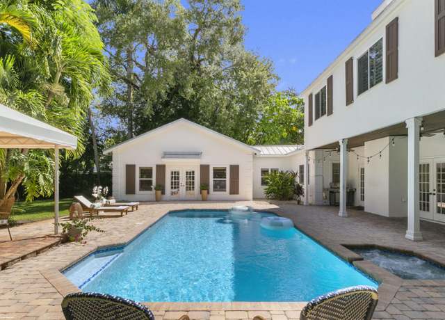 Property at 16 Ridgeview Rd N, Sewalls Point, FL 34996, 5 beds, 5 baths