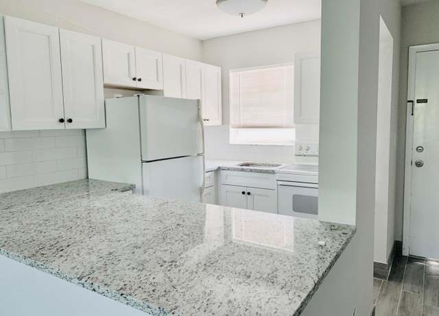 Property at 1113 Lake Ter, Boynton Beach, FL 33426, 1 bed, 1 bath
