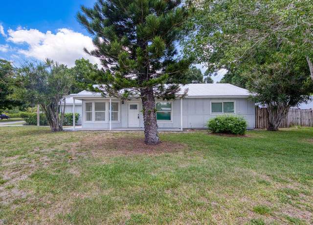 Property at 2564 2nd Pl SW, Vero Beach, FL 32962, 3 beds, 2 baths