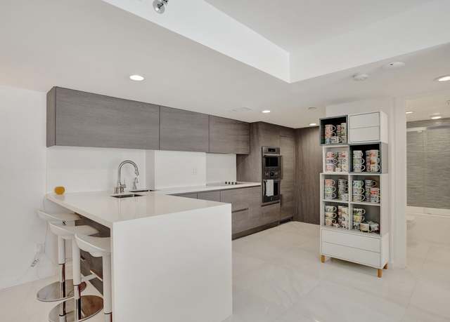 Property at 770 Claughton Island Dr #514, Miami, FL 33131, 2 beds, 2 baths