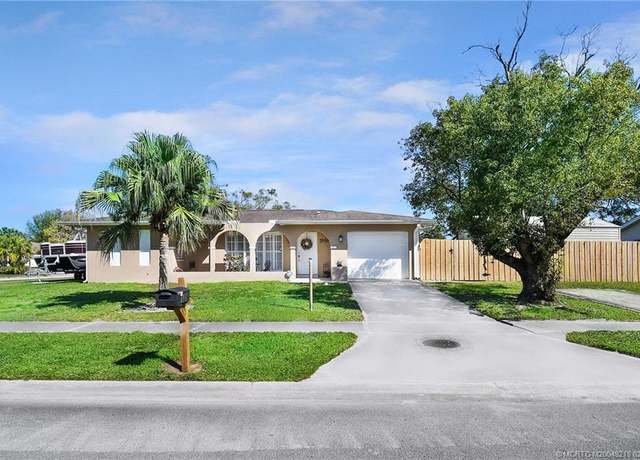 Property at 835 SE Tierra Ct, Port Saint Lucie, FL 34983, 2 beds, 2.5 baths
