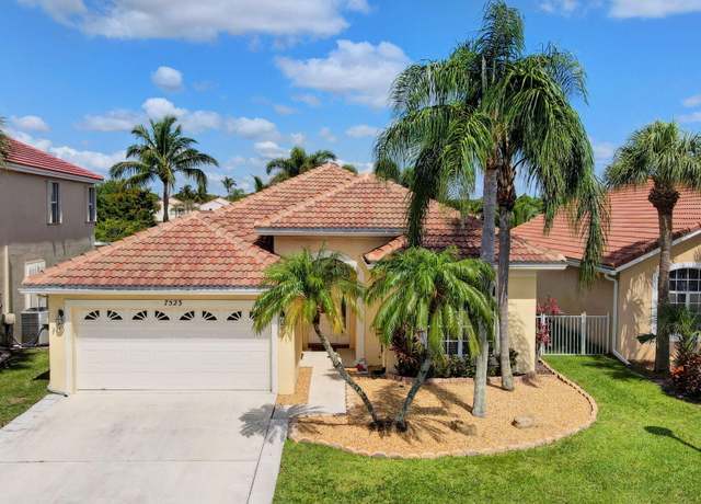 Property at 7523 Oakboro Dr, Lake Worth, FL 33467, 4 beds, 2 baths