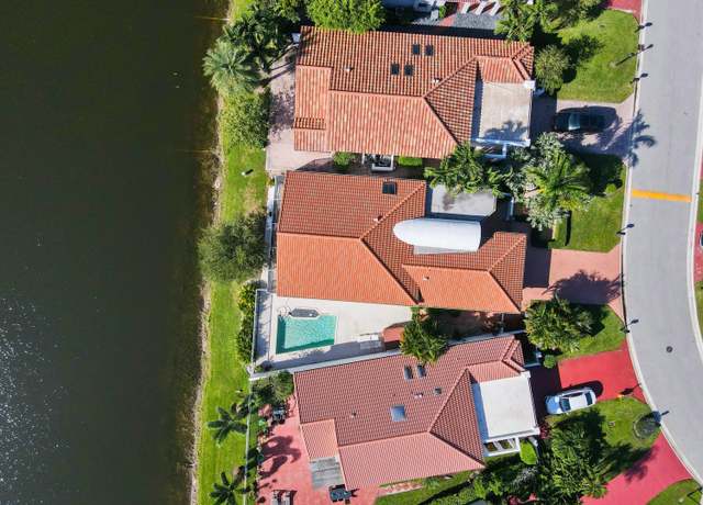 Property at 17272 Hampton Blvd, Boca Raton, FL 33496, 3 beds, 2 baths