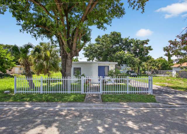 Property at 1181 W 32nd St, Riviera Beach, FL 33404, 2 beds, 1 bath