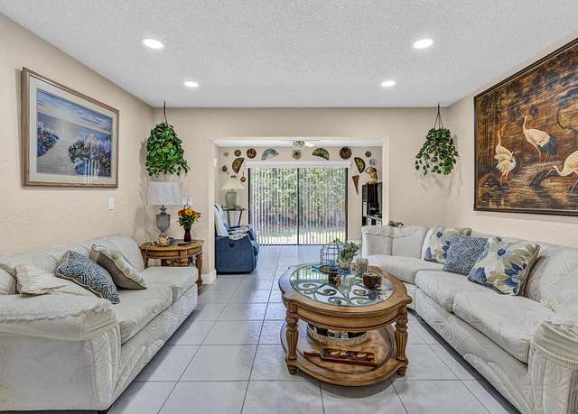 Property at 6738 Moonlit Dr, Delray Beach, FL 33446, 2 beds, 2 baths