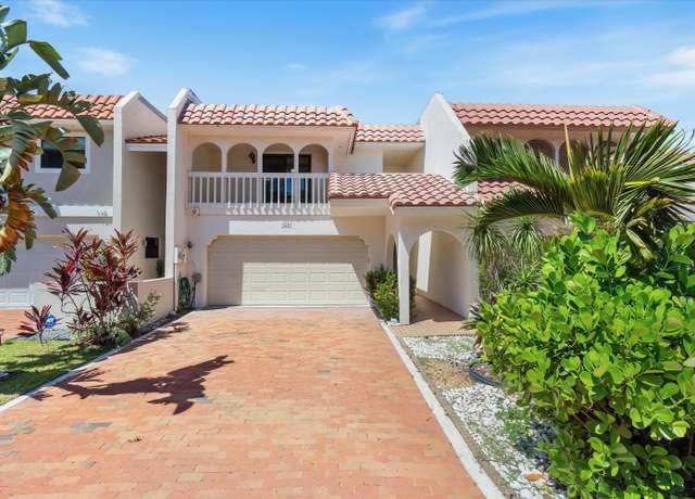 Property at 126 Harbor Circle Cir, Delray Beach, FL 33483, 3 beds, 2.5 baths