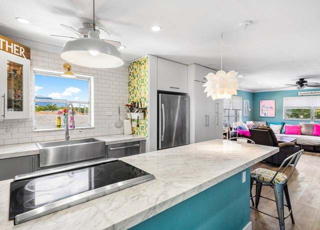 Property at 515 S Crescent Dr #302, Hollywood, FL 33021, 2 beds, 1 bath