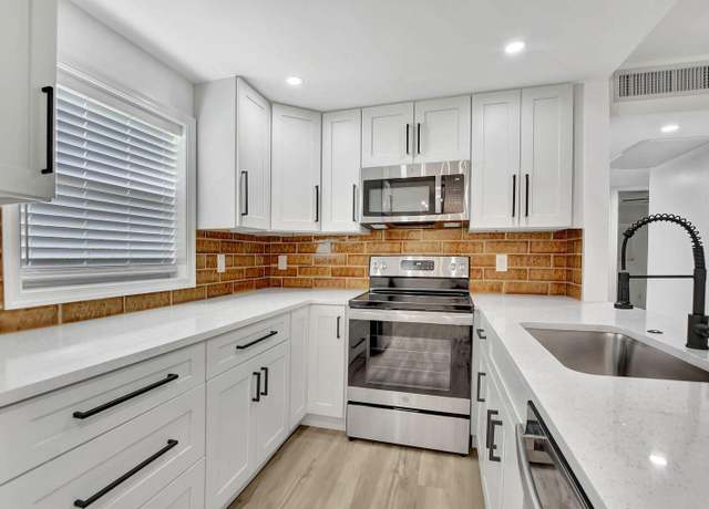 Property at 216 Flanders E E, Delray Beach, FL 33484, 2 beds, 2 baths