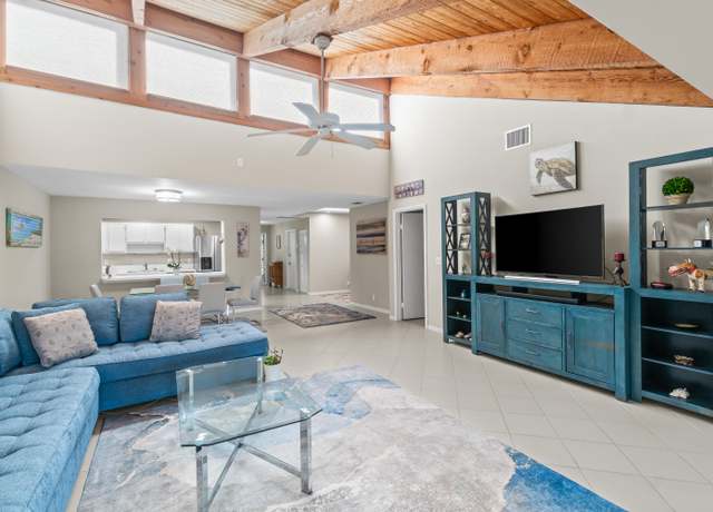Property at 11087 Oakdale Rd, Boynton Beach, FL 33437, 2 beds, 2 baths