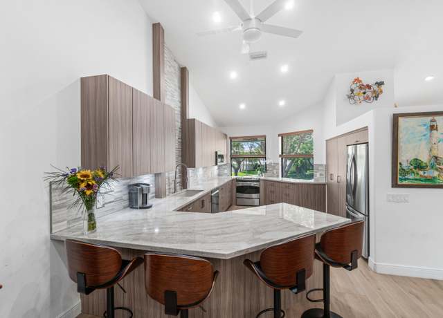 Property at 17557 Ashbourne B Way Unit B, Boca Raton, FL 33496, 3 beds, 2.5 baths