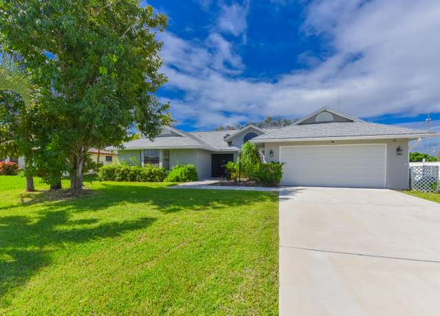 Property at 2202 SE Lucca St, Port Saint Lucie, FL 34952, 3 beds, 2 baths